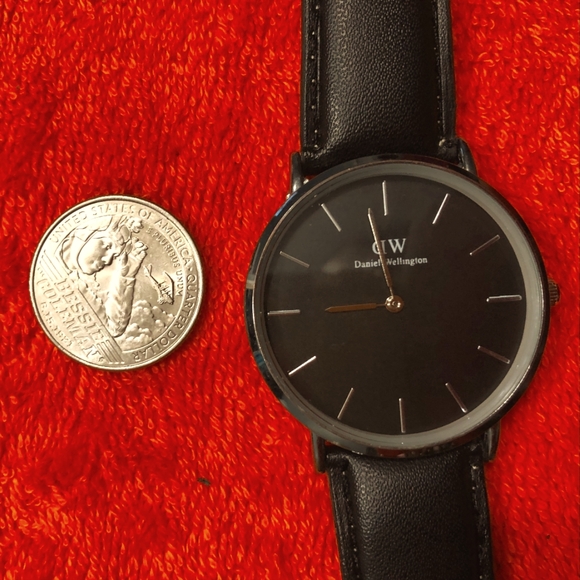 Vintage Mans Daniel Wellington…SERIES DW0010017… 801 - Picture 1 of 8